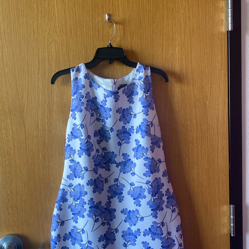 Beautiful dress without sleeves